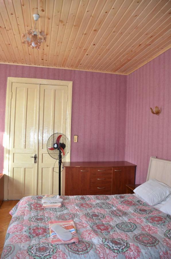 Отель Friends House Кутаиси Экстерьер фото